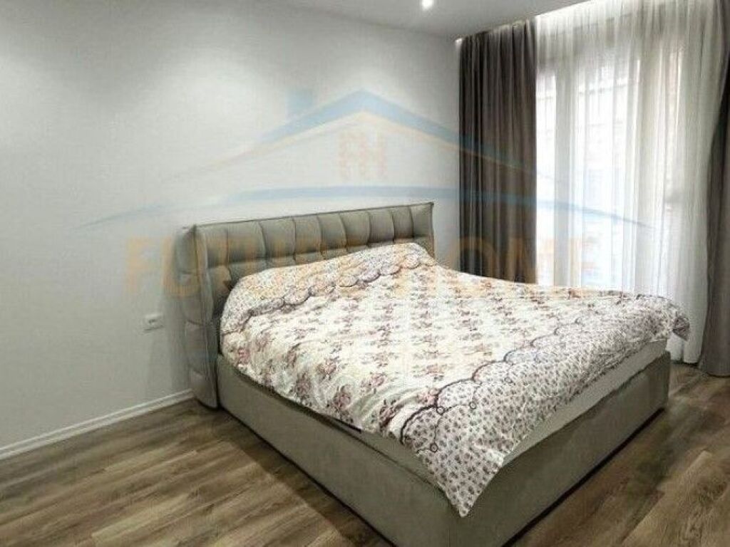 Affitto, Appartamento 2+1, Via Bogdaneve, Tirana.