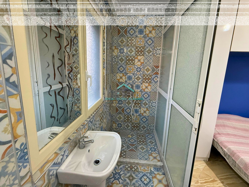 Apartament 1+1 i konvertuar në 2+1 për shitje – Lungomare, Vlore.