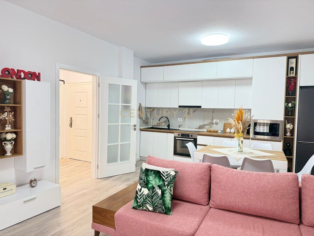 Appartamento 1+1 in Vendita Prima Linea a Meteor, Golem !