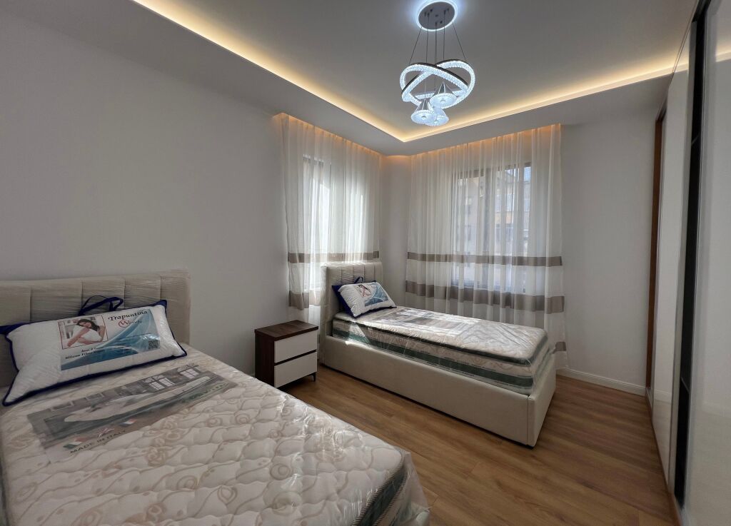 APARTAMENT 2+1+2 PER SHITJE TEK PALLATI ME SHIGJETA
