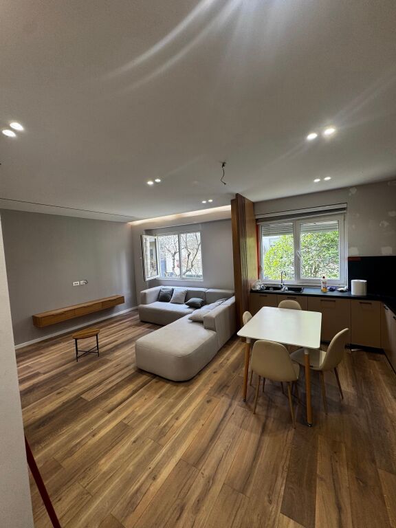 1+1 me qera te Kompleksi FZ