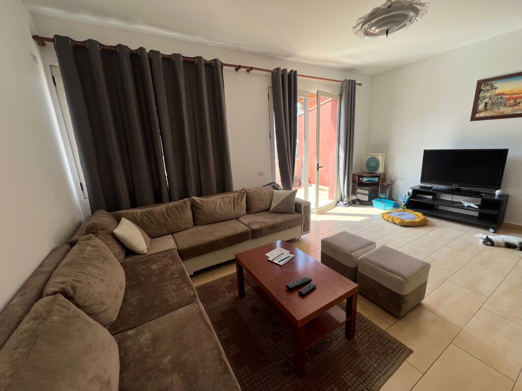 2+1 Me Qera, Nela 6, Yzberisht