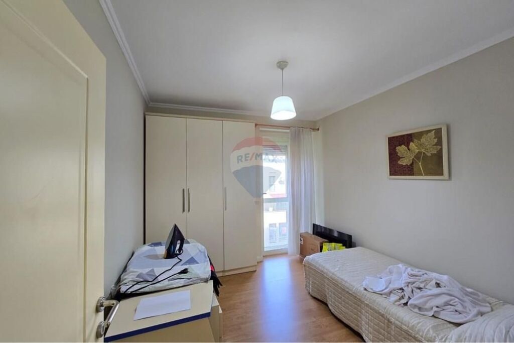 Shitet - Apartament 2+1 tek Ulsuga