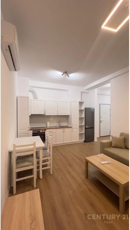 Jepet me qira apartament 1+1 te Kompleksi Mangalem ne Ali Demi