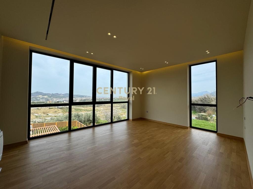 VILLA IN AFFITTO VICINO A ROLLING HILLS