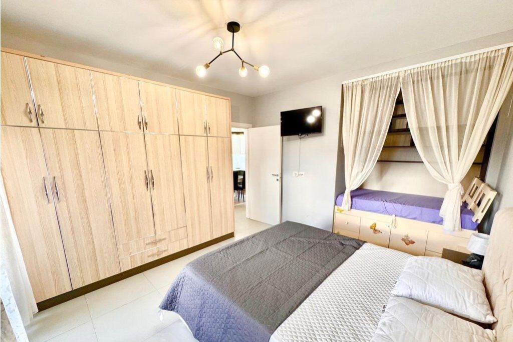 APARTAMENT 1+1 ME QERA, STADIUMI DINAMO!