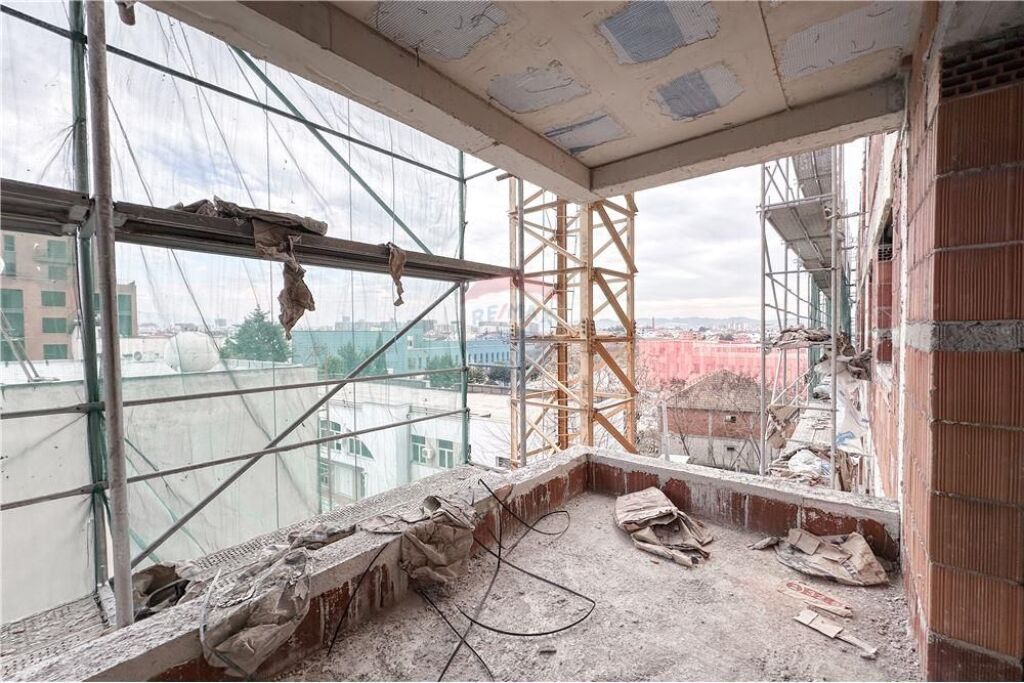 Apartament - Për Shitje - Institut, Kamëz