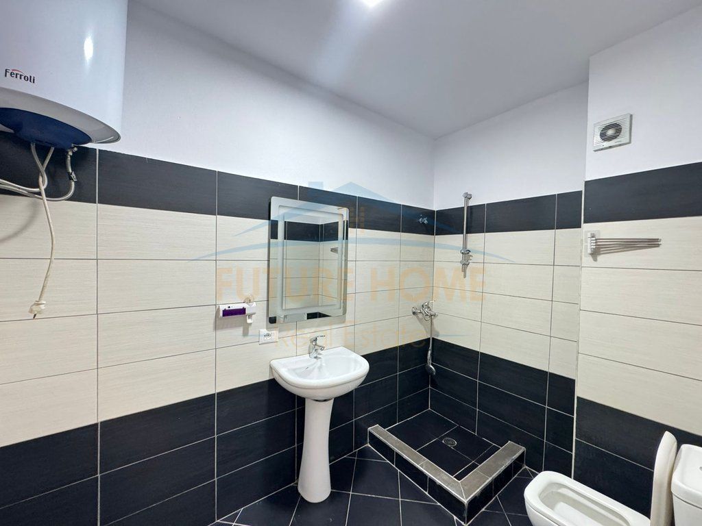 Shitet, Apartament 2+1+2, Unaza e Re