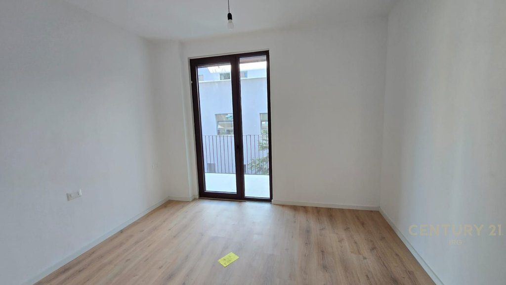 Jepet me qira 2+1+2 te Altana, Kompleksi Dinamo per zyre!