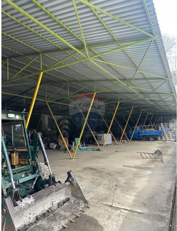 Kapanon me qira , Lunder