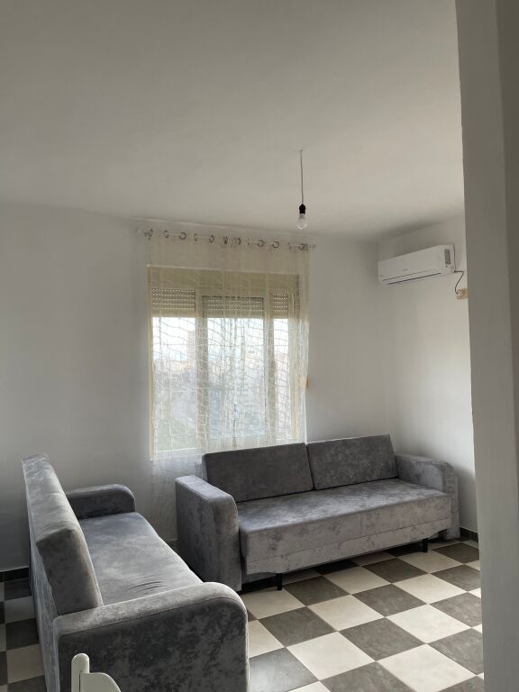 Apartament me qera- Shkembi i Kavajes