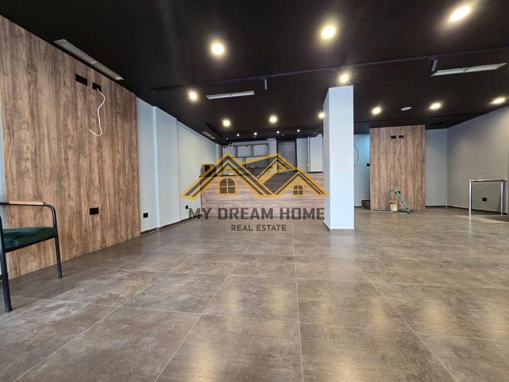 COMMERCIAL UNIT FOR RENT AT UKD DURRES!