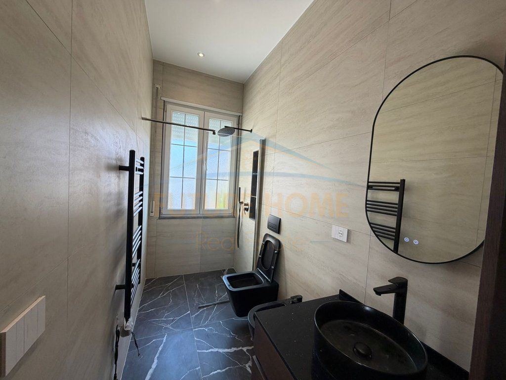 In vendita, Appartamento 2+1+2, Centro, Durazzo