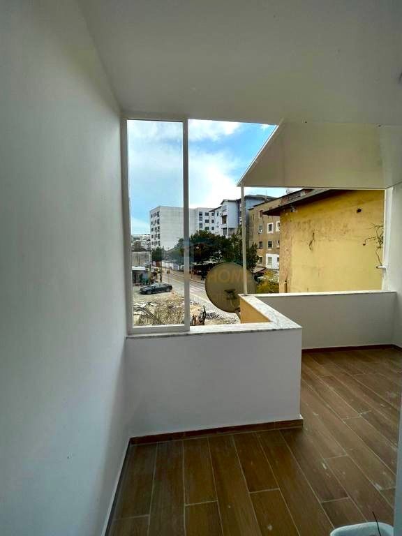 ✨ I Saporestauruar te Tregu Elektrik – 1+1 me Garderobë në Shitje! 🏠