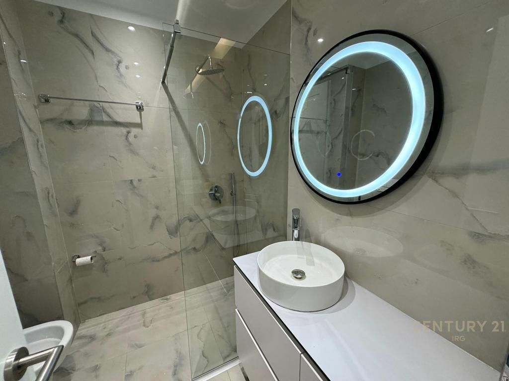 Jepet me Qira Apartament 2+1+Post Parkimi tek Kodra e Diellit