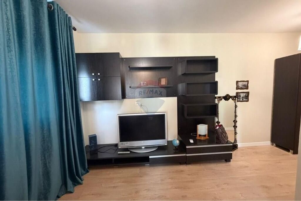 Apartment 1+1 for rent at Elbasan Street. 1+1 for rent near Lion Park.