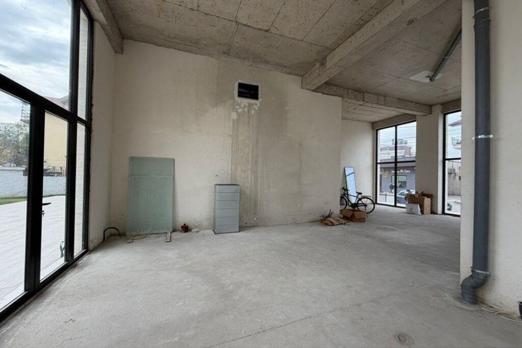 Dyqan në Shitje, Bulevard i Ri!