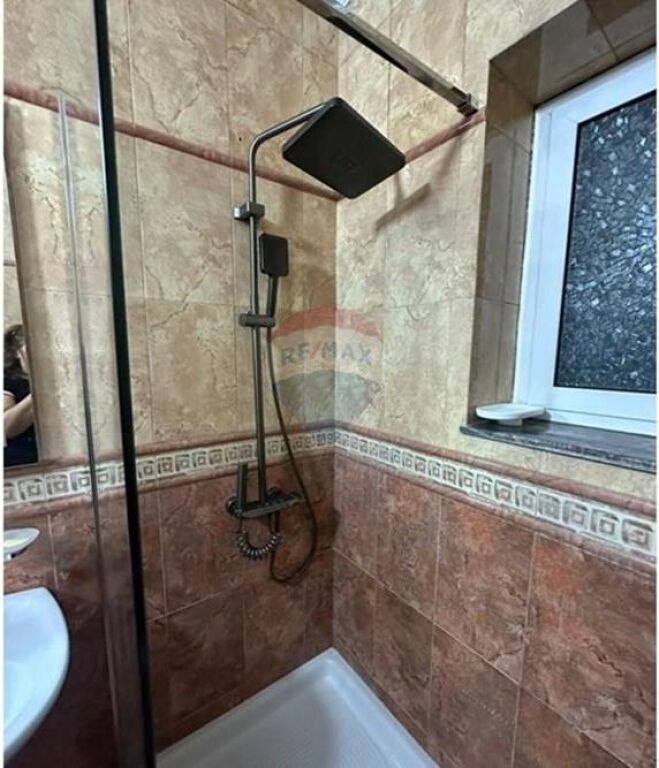 Apartament - Për Qira - Ish Fusha e Aviacionit, Tiranë