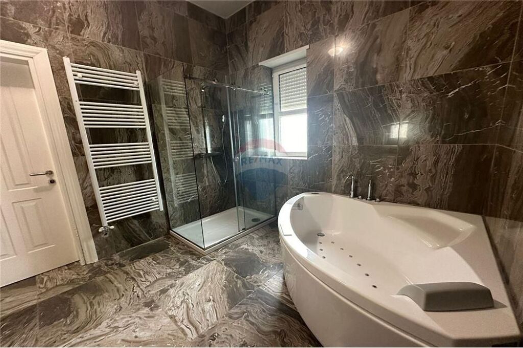 Vile per qira ne nje nga rezidencat me luksoze ne Tirane, ne Rolling Hills.