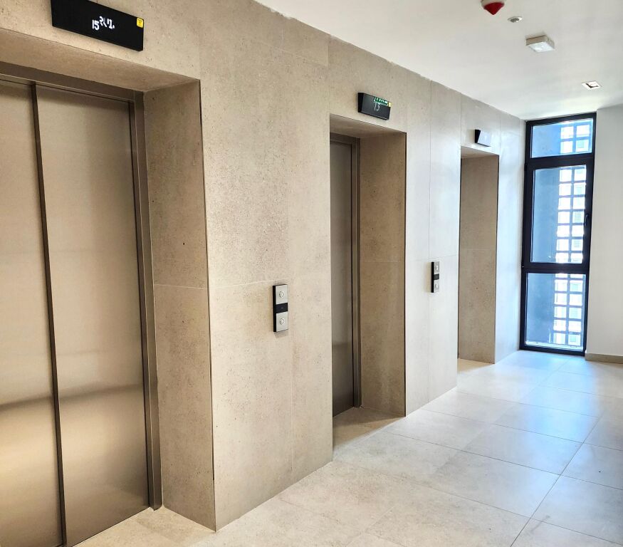 ☀️ Premium Office Space 📍 Lake View – Tirana Lake 135 m² | 3+1+2 WC &amp; 1 Parking Space + Huge Veranda With Stunning Views of Tirana Lake