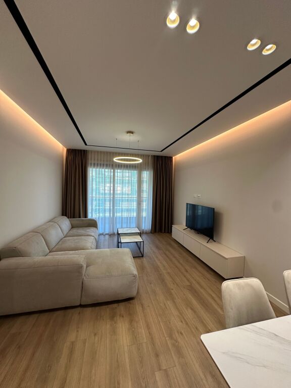 Qera 2+1+2 + Post parkimi,Rruga e Kosovareve Tirane.