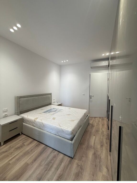 Jepet me qera apartament 1+1 tek Emerald Center