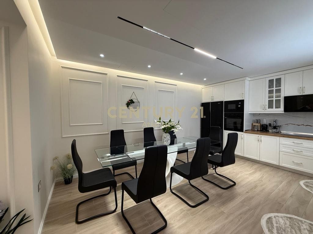 JEPET SUPER VILE ME QERA NE ISH -KENETE DURRES!