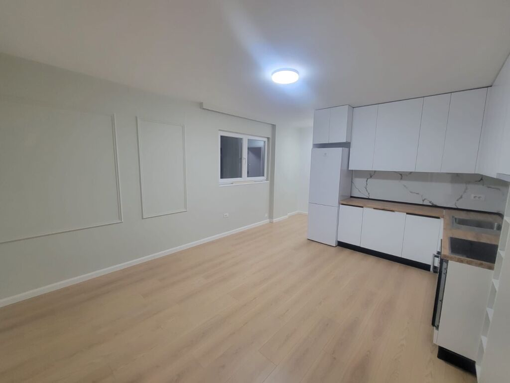 Apartament 2+1+Parkim me qera Kombinat