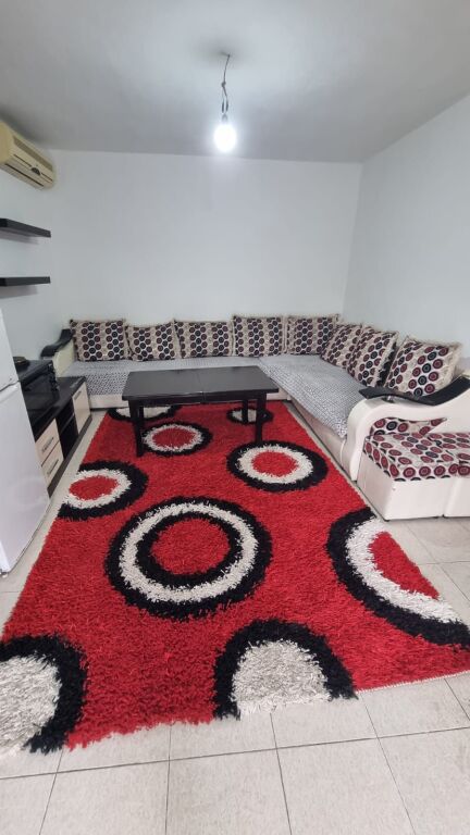 Jepet me qira apartament 1+1, 350 € , 21 Dhjetori