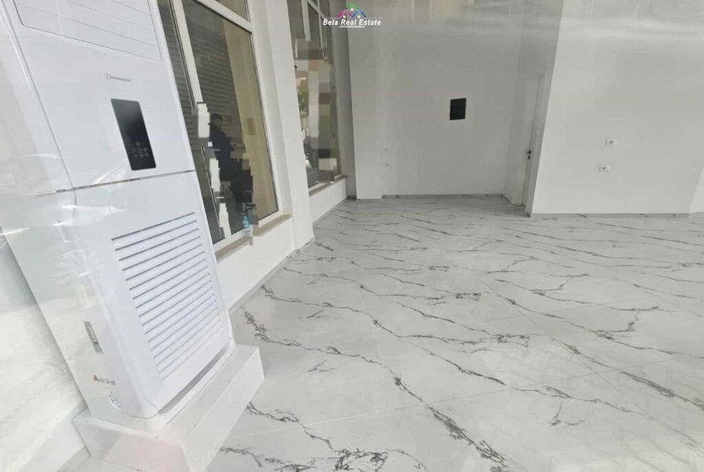 Negozio In Affitto Al Nuovo Mercato ( ID BD21844) Tirana