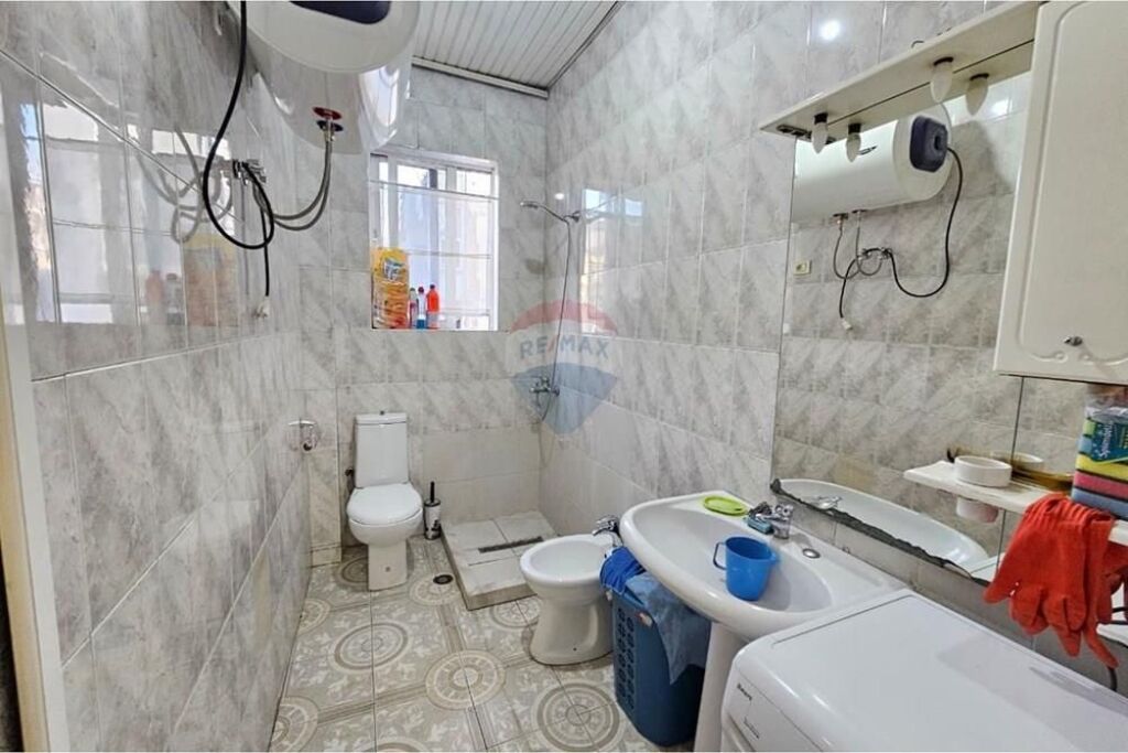 Apartment - For Rent - Square 21, Tirana