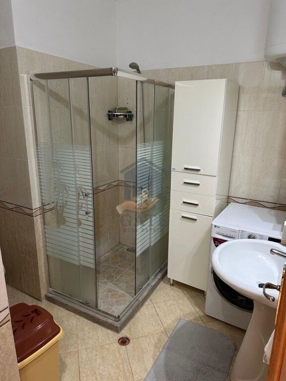 Jepet me qira apartament 1+1