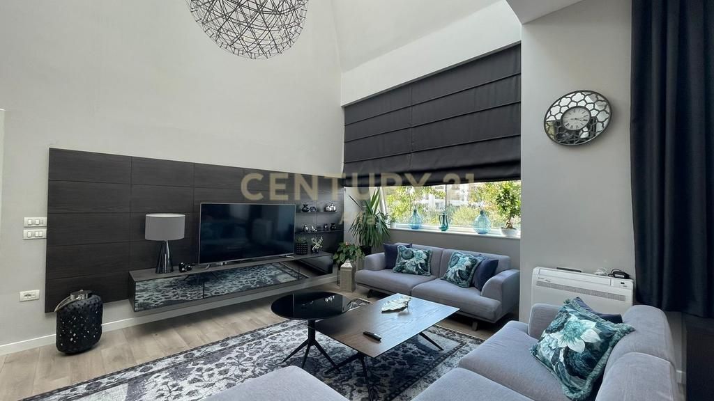 Qira Vilë Premium me Pishinë – Rezidenca Kodra e Diellit 2, Tiranë