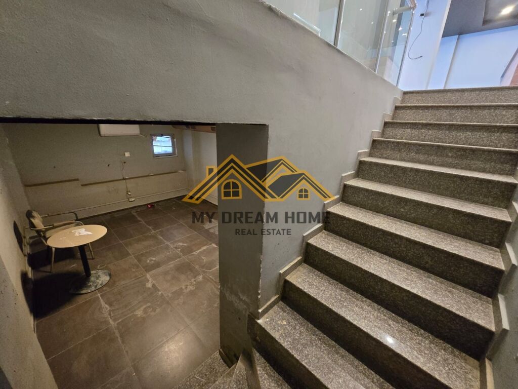 COMMERCIAL UNIT FOR RENT AT UKD DURRES!