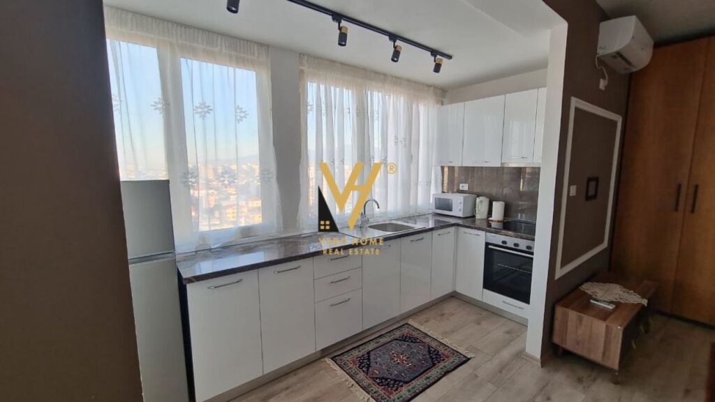 JEPET GARSIONERE 45 M2 ME QERA TE RRUGA E KAVAJES 46.000 LEKE