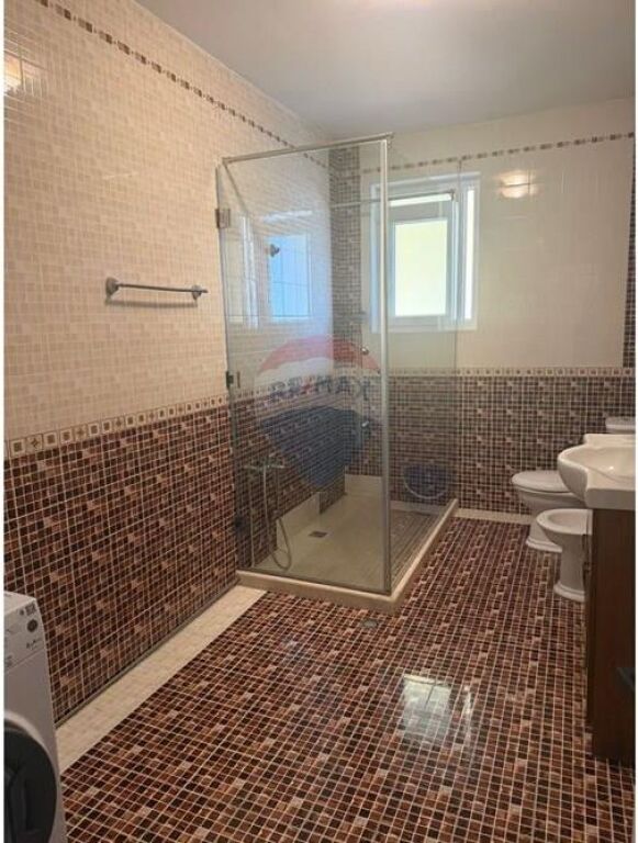 Apartment 1+1 for rent at Elbasan Street. 1+1 for rent near Lion Park.