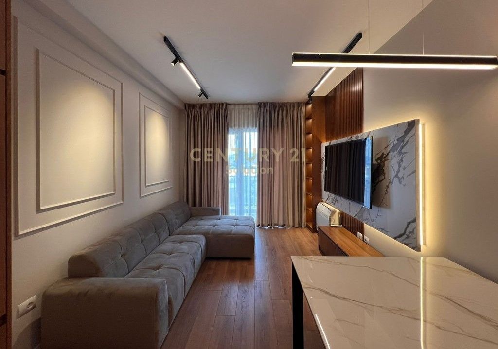 SHITET APARTAMENT 1+1 PRANE PALLATIT ME SHIGJETA