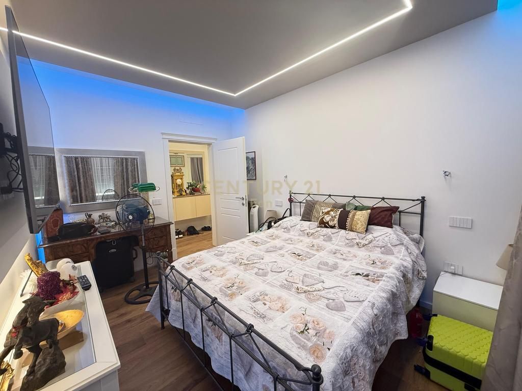 Shitet Apartament 2+2 tek Vila e Zogut, Durrës !