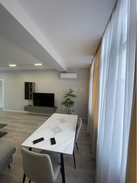 AFFITTASI APPARTAMENTO 2+1 21 DICEMBRE TIRANA