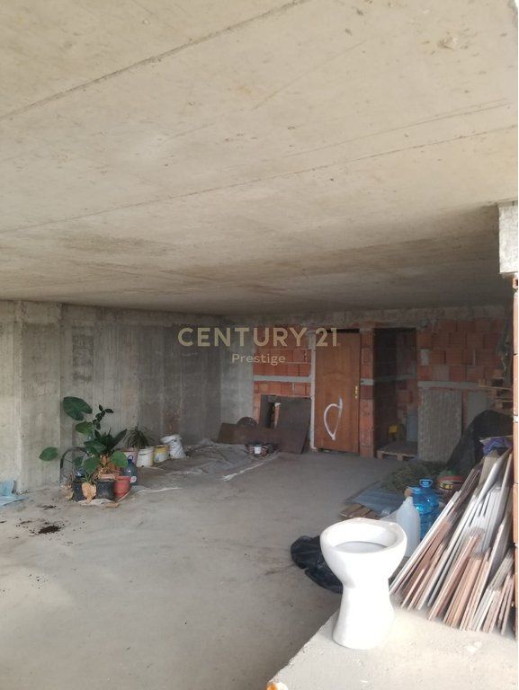 COMMERCIAL SPACE FOR RENT, LOCATED IN SHKOZE!