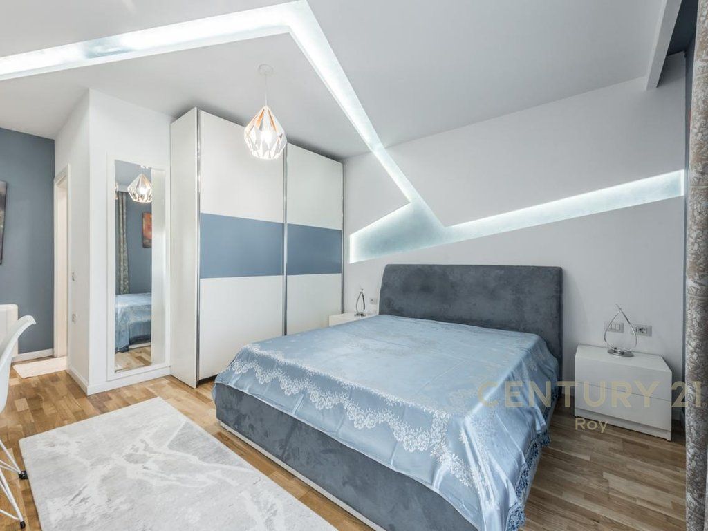 SHITET PENTHOUSE PRAKTIK PËR JETESË KOMODE!