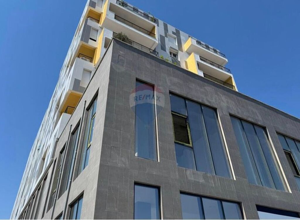 AMBIENT BIZNESI PER QIRA TE RRUGA DRITAN HOXHA ID: 530261046-491