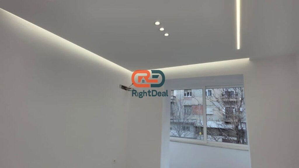 In Via Barrikadave, Locale Commerciale con Vista sulla Strada Principale in Affitto!!