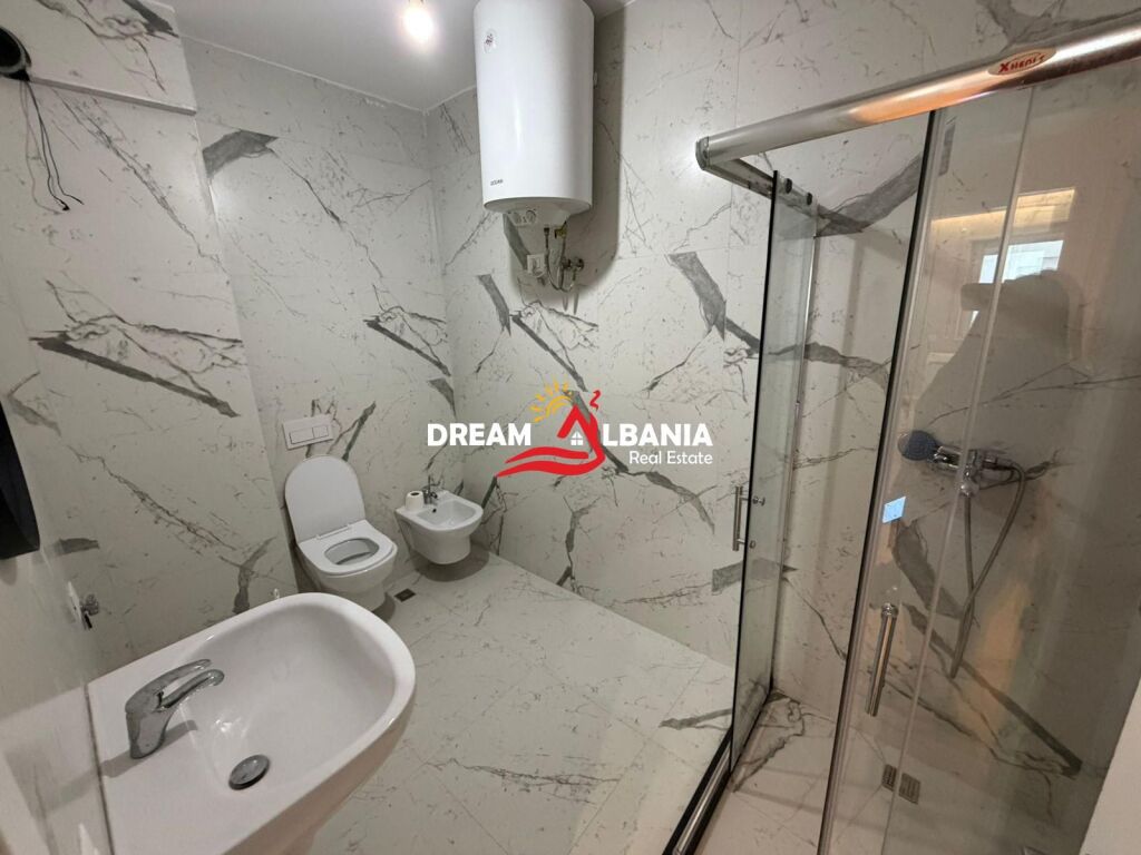 Shitet apartament 2+1 ne Qender te Tiranes prane Kafe Flora (ID 41211759)
