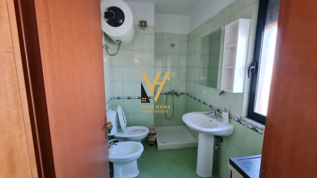 JEPET GARSIONERE 45 M2 ME QERA TE RRUGA E KAVAJES 46.000 LEKE