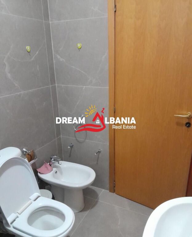 Apartament 2+1+2WC + 2 Ballkone për Qera tek Zogu i Zi (ID 42215508)