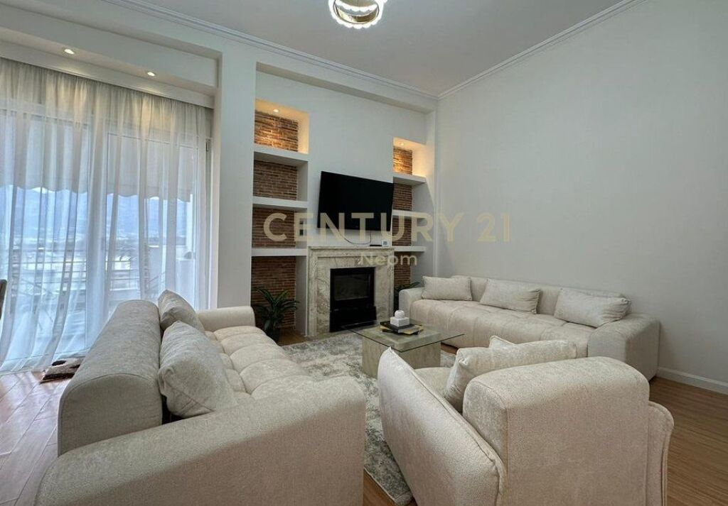 Apartament 2+1+2 me qira tek Liqeni i Thate