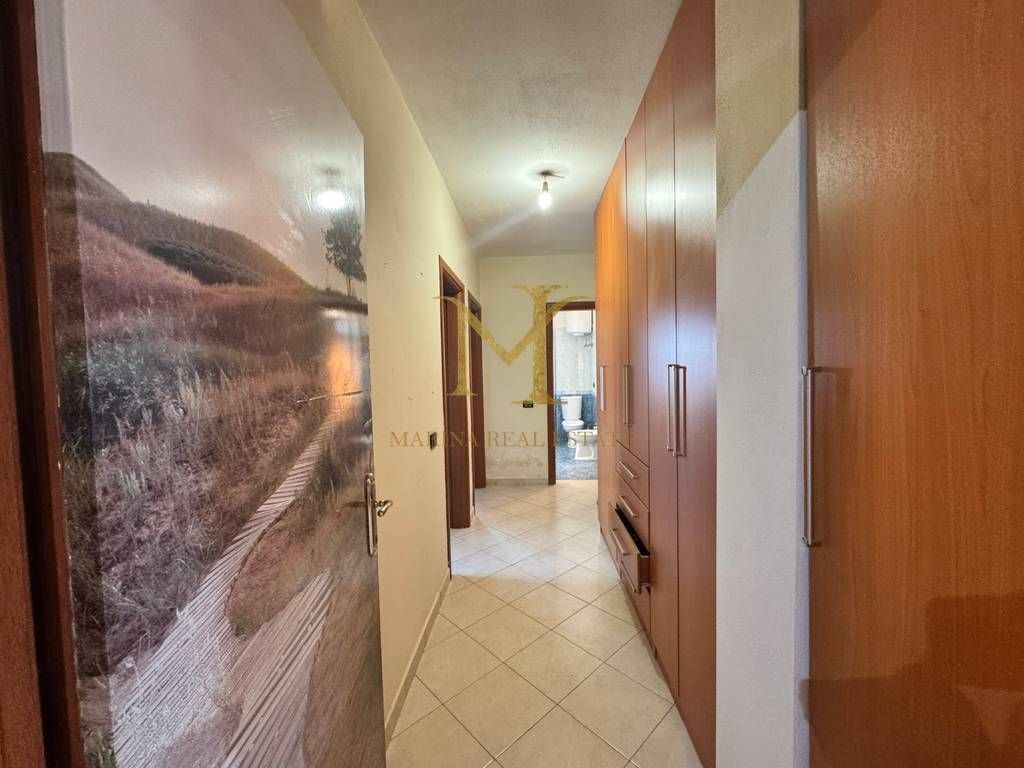 Shitet apartament 2+1+2 ne Durres, Stadiumi. 3 ballkon, 160m2 total