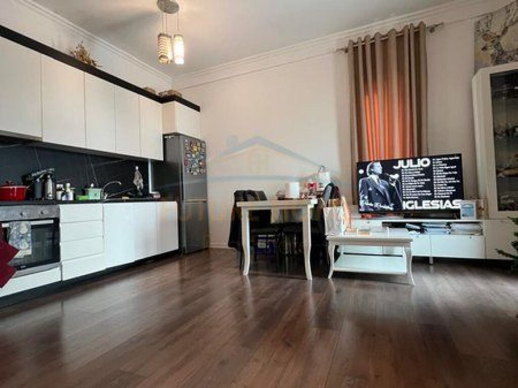 SHITET APARTAMENT 2+1,SQUARE 21,21 DHJETORI,RRUGA E KAVAJES