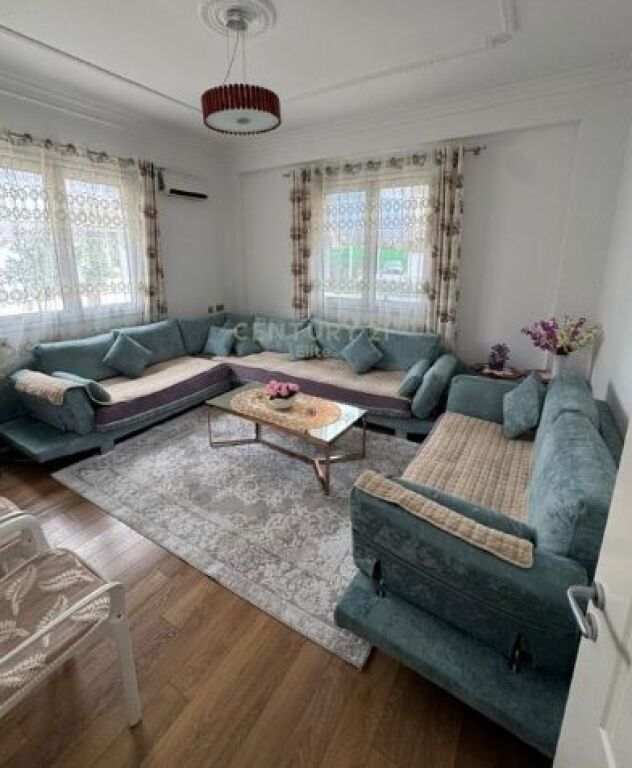 Villa su due piani in vendita – zona d'élite e sviluppo naturale